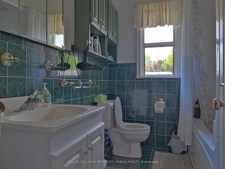 153 Newton Dr — Photo 35