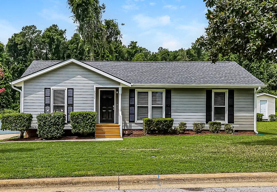 2332 Quartz Ct