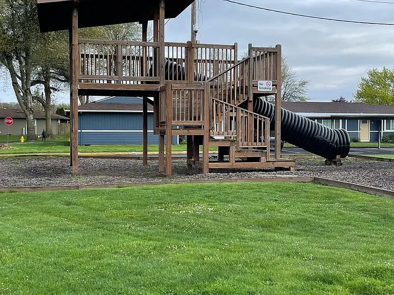 Albany Meadows Apartments — Photo 37