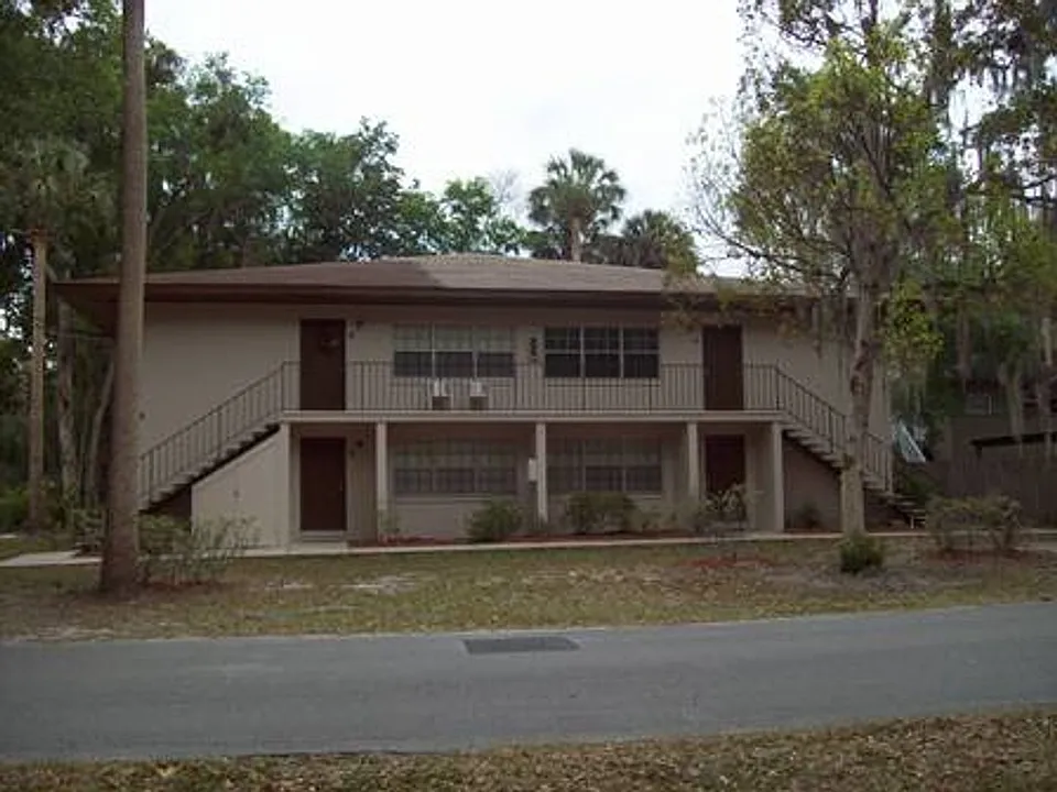 825 SE 9th St