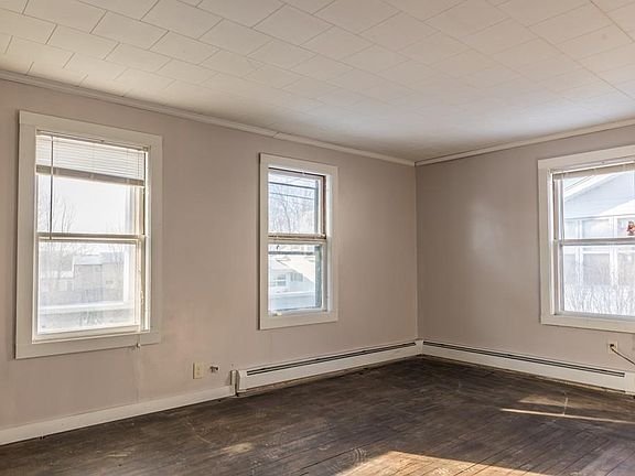 5th image of 96 Barthel Ave