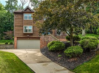 4252 Forest Glen Dr, Allison Park, PA 15101