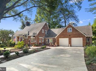 2630 S Lynn St, Arlington, VA 22202