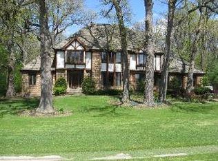 28W180 Cantigny Dr, Winfield, IL 60190