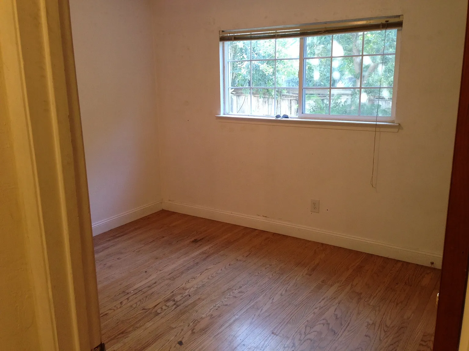 5 bed, 1800 sqft, $5,800 — Photo 2