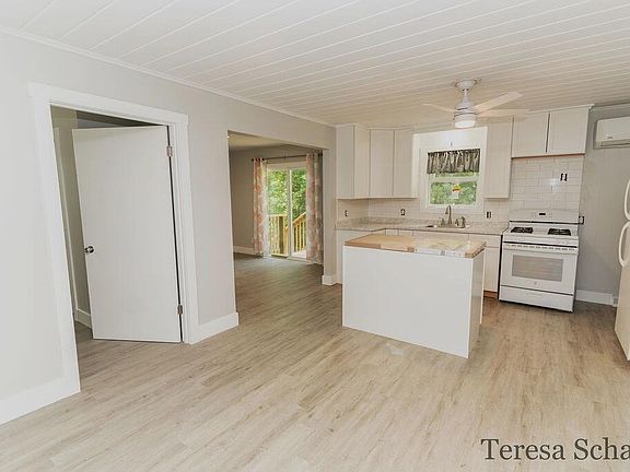 2nd image of 16249 W Kendaville Rd