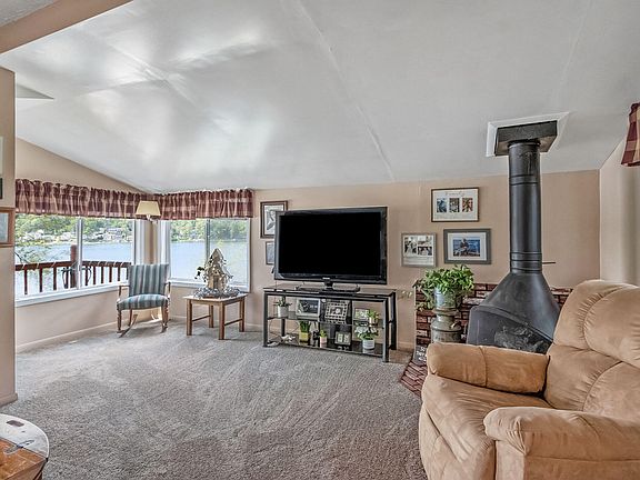 5th image of 851 Woodland Bch