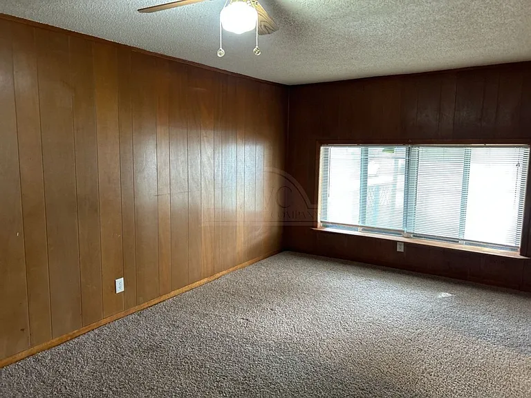 408 Allen St — Photo 8