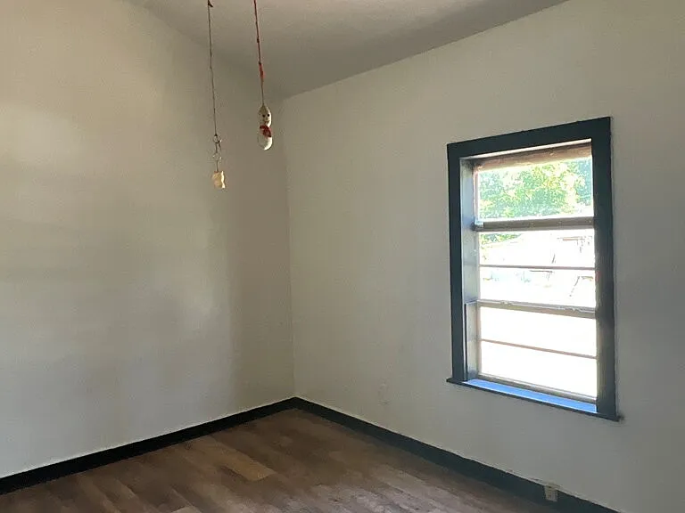 195 Bay Rd #A — Photo 11