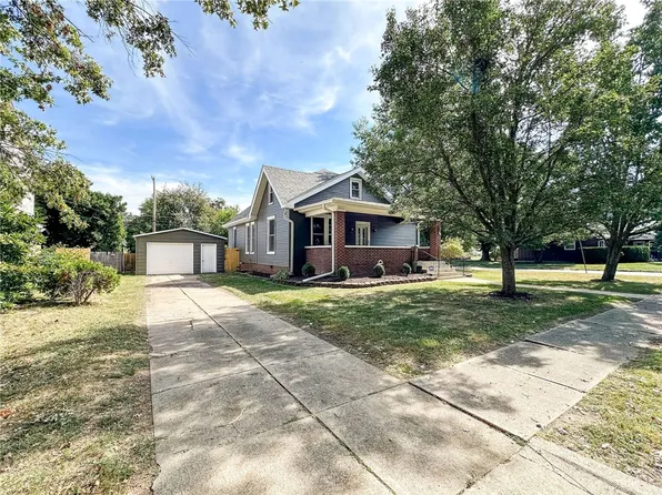 614 Ten Broeck St, Paris, IL 61944