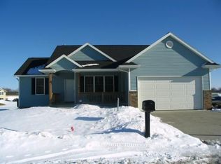 141 Driftwood Cir, Palo, IA 52324