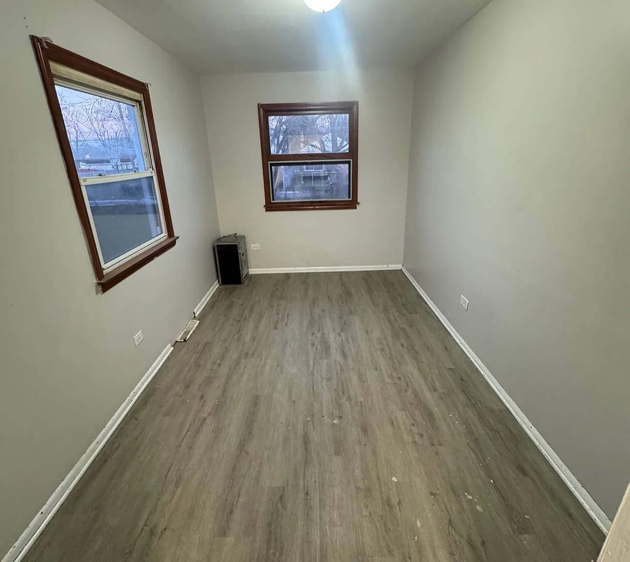 5 bed, 2500 sqft, $3,220 — Photo 3