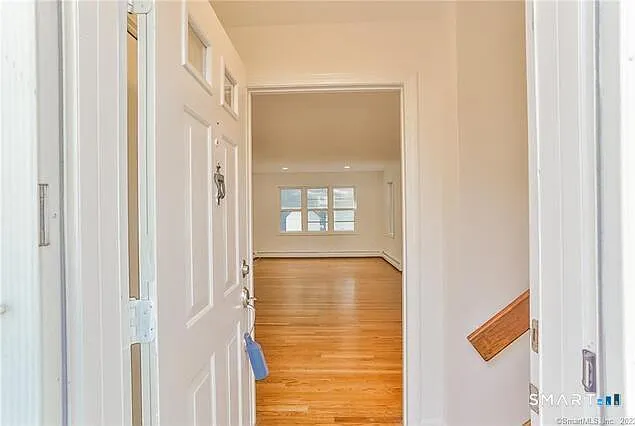 3 bed, 2.0 bath, 2534 sqft, $4,500 — Photo 3