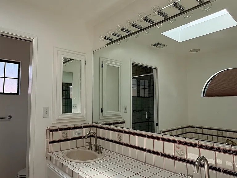 3247 Mills Ave — Photo 21