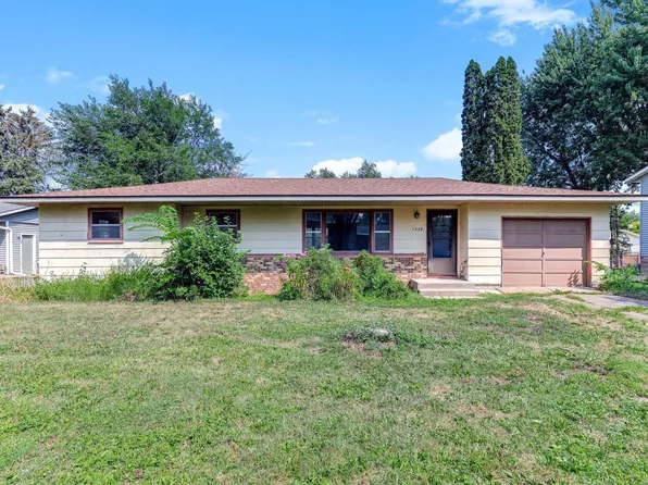 1334 21st St W, Hastings, MN 55033