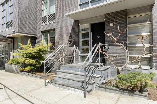 Sold by Compass | media 4