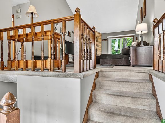 4th image of 2612 Ponderosa Dr