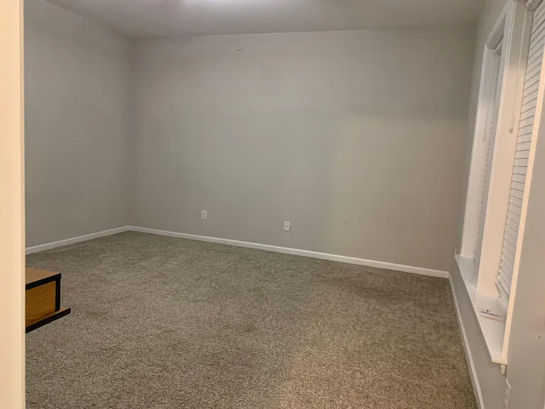1121 Myers Point Dr — Photo 15