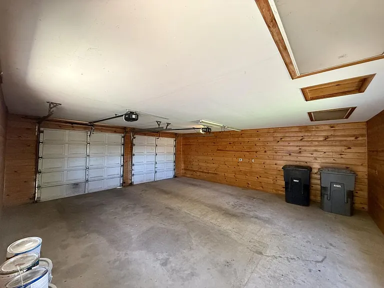 731 River Ave — Photo 16
