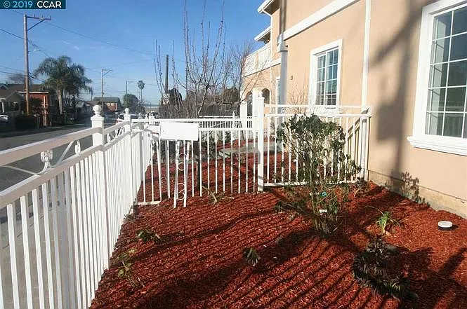 10 Highway Ave — Photo 35