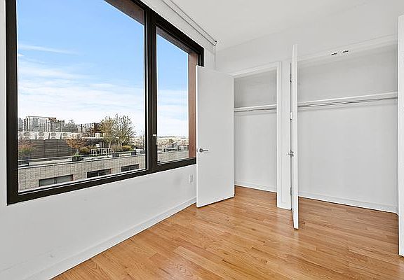 4th image of 54 Noll St APT 516