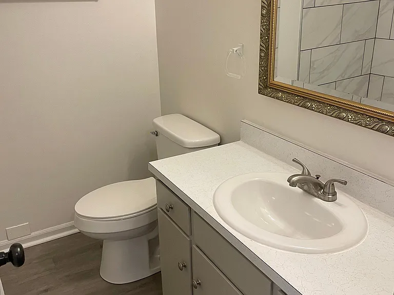 705 Suburban Ave SW — Photo 9