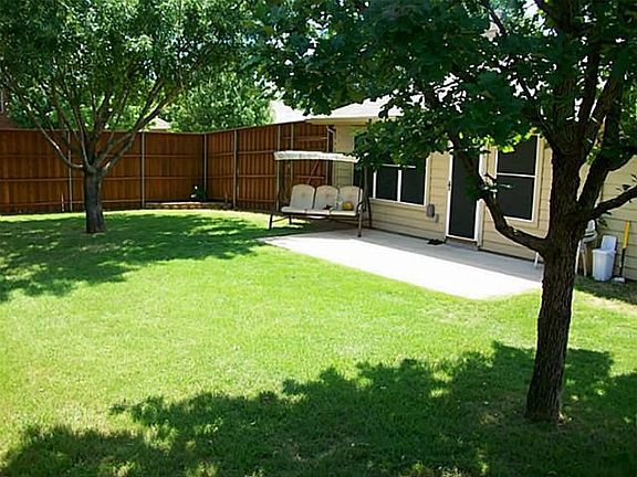 5th image of 311 Ashley Oak Ln
