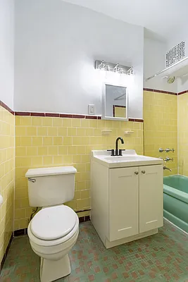 Rented by Compass | media 7