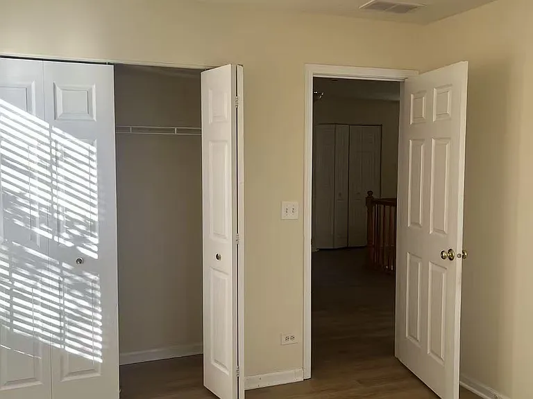 2441 Stoughton Cir — Photo 18
