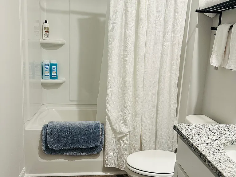 490 Whitby Ct — Photo 44
