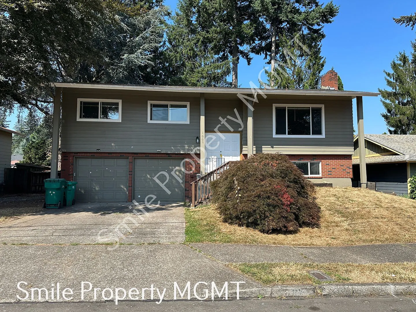 Remodeled Split - Level House in a Quiet Community — Photo 1
