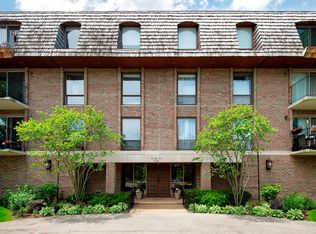 134 Green Bay Rd APT 108, Winnetka, IL