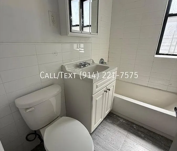 2654 Marion Ave #4RS — Photo 6