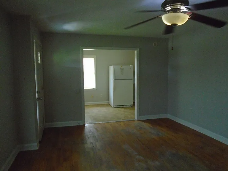 1115 Poplar Dr — Photo 5