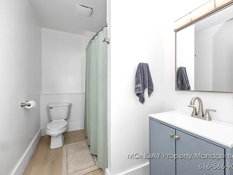263 W Muskegon Ave #1 — Photo 2