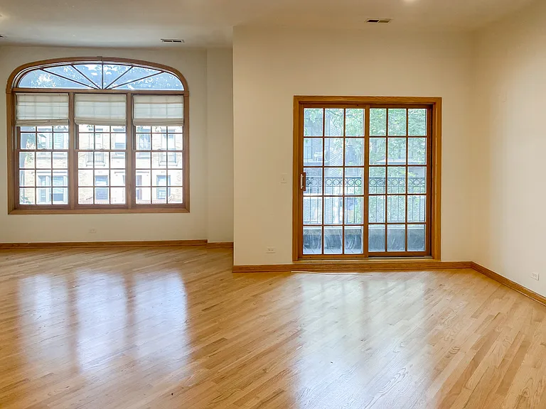 3334 N Sheffield Ave #2 — Photo 3