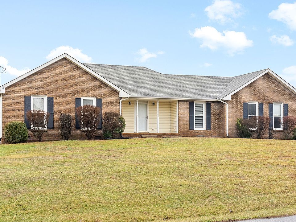 1st image of 890 Jessica Dr