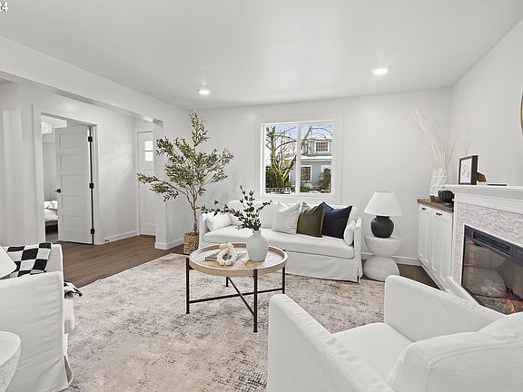 4th image of 710 W McLoughlin Blvd