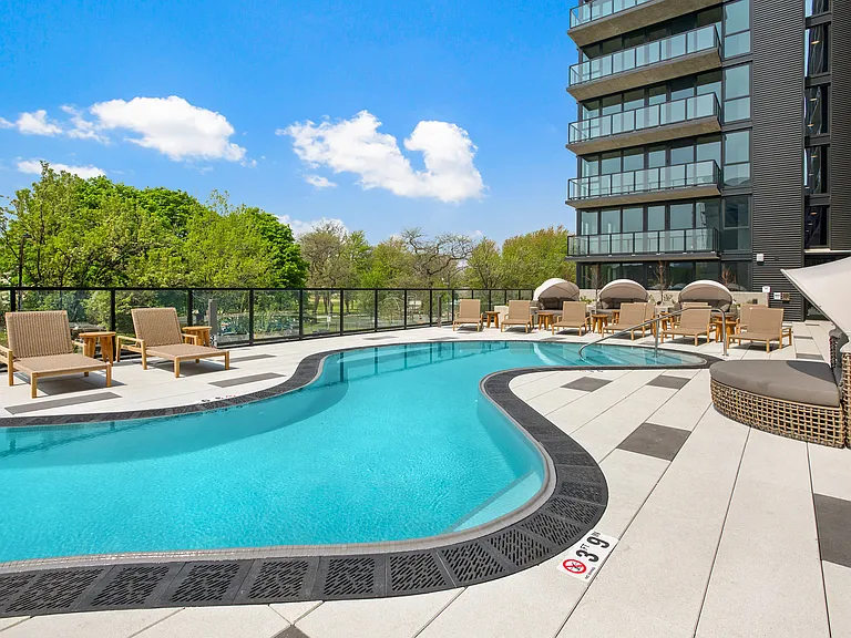 1371 W Randolph Dr #911 — Photo 16