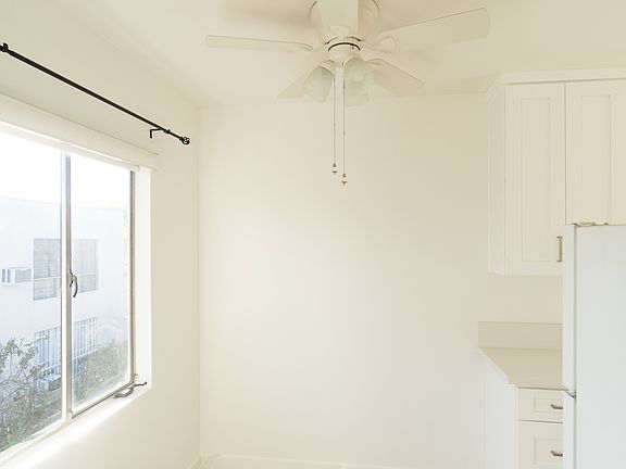 5th image of 1037 N Gardner St