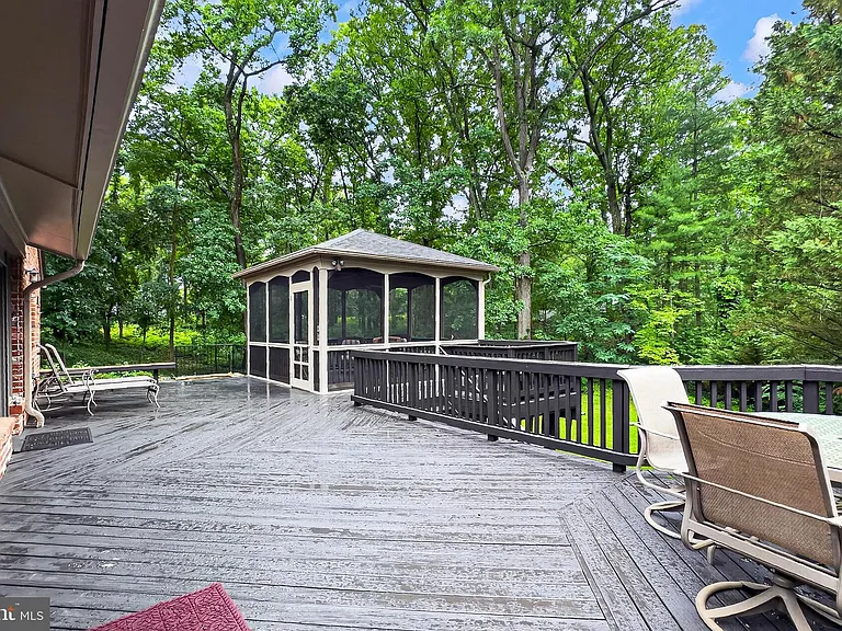 7614 Woodridge Cir — Photo 41