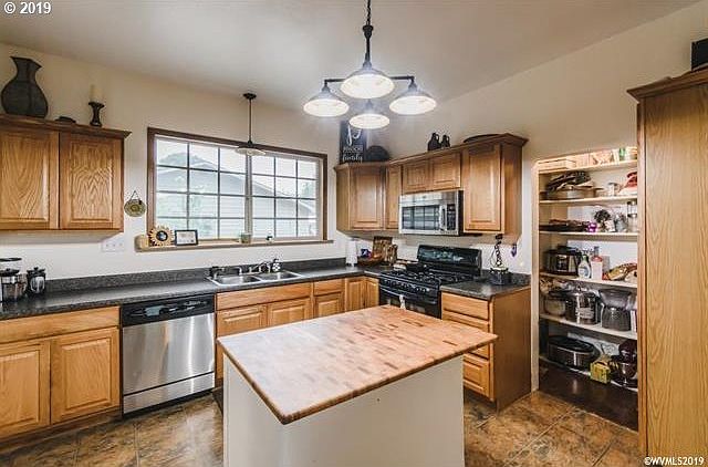213 E Grant St, Lebanon, OR 97355 | Zillow