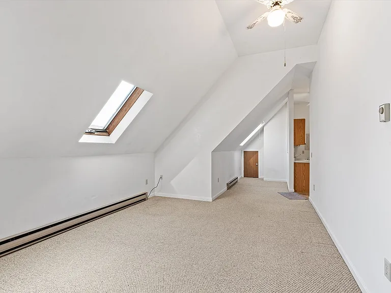113 Warren St — Photo 17