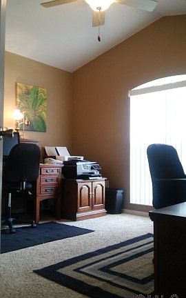 4th image of 12 Whittier Ln