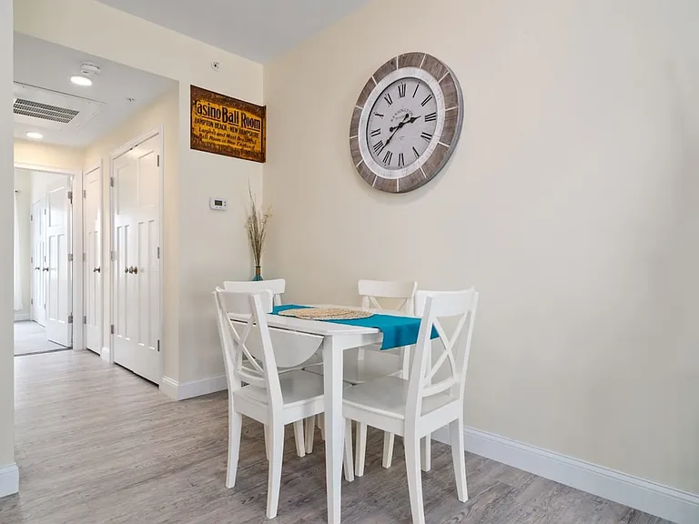 128 Ashworth Ave #204 — Photo 4