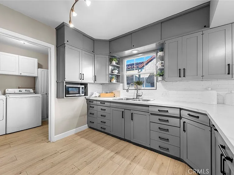 1705 S Fremont Ave — Photo 16