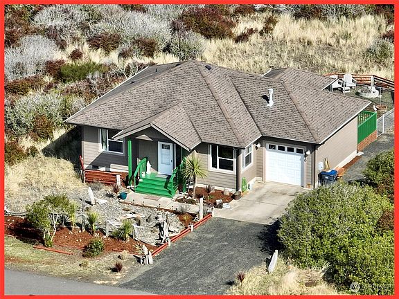 3rd image of 1370 Storm King Ave Sw