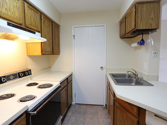 4th image of 1281 Wyndham Ln Unit 112