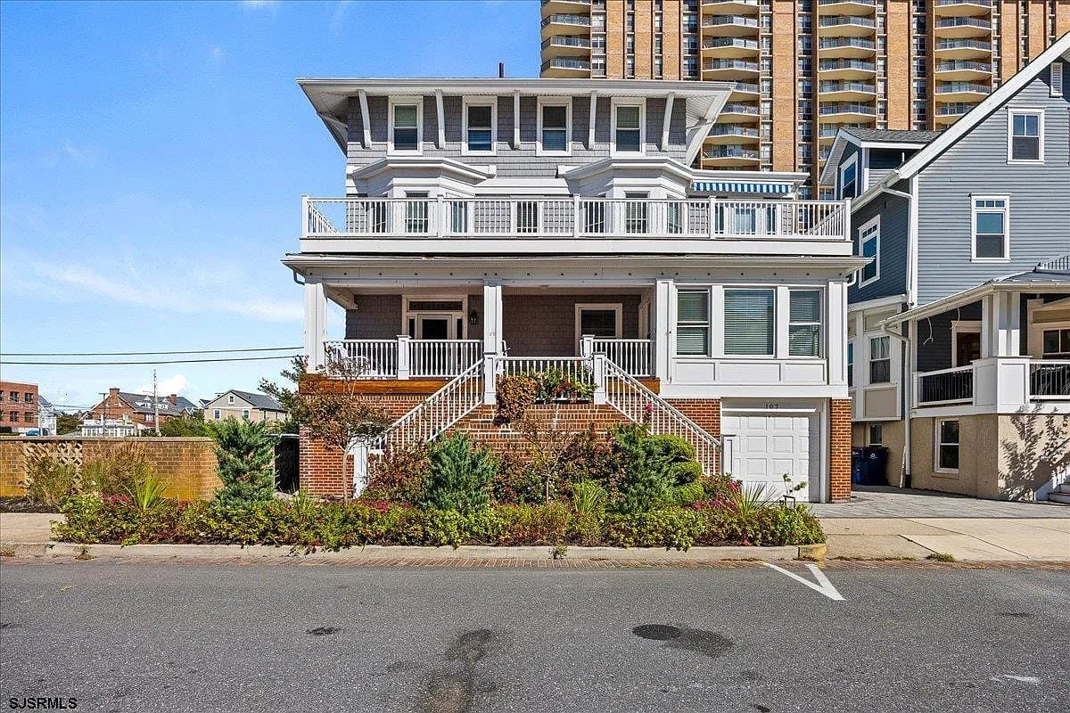 2 bed, 1.0 bath, $18,000 — Photo 1