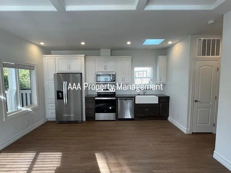 2035 Gill Port Ln #A — Photo 5